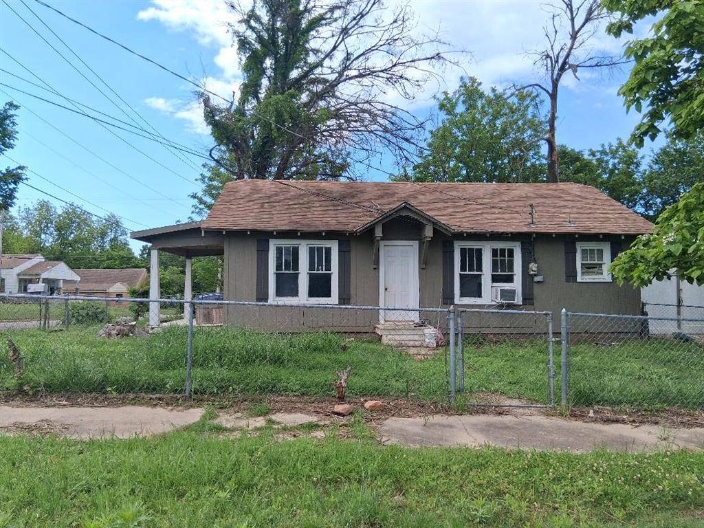 222 N Center AVE, Shawnee, OK 74801