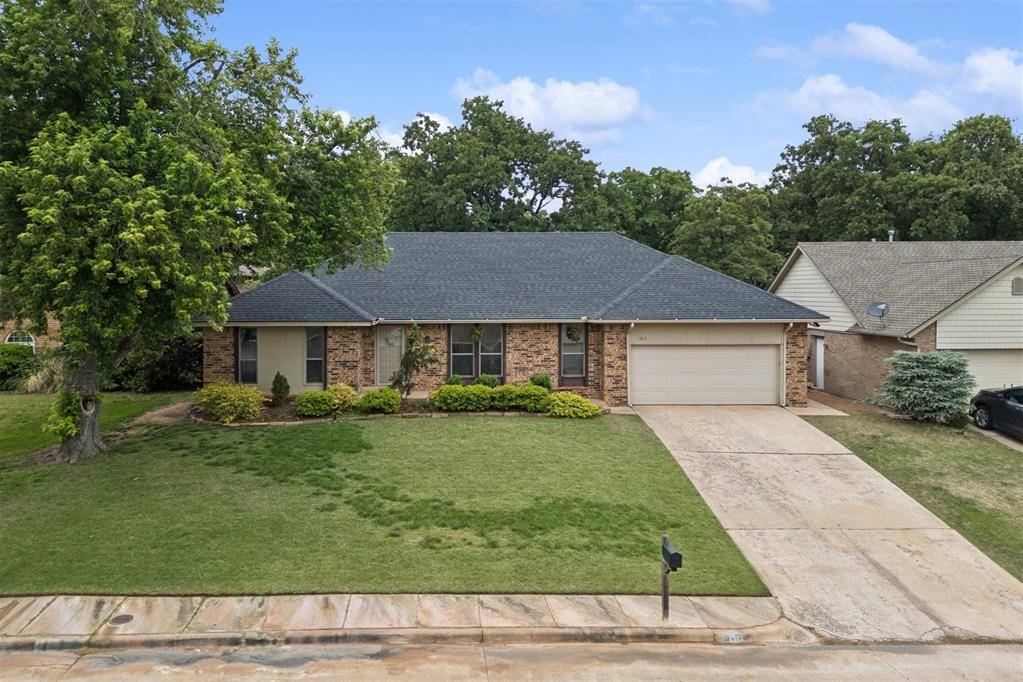 1313 Devonshire CT, Edmond, OK 73034