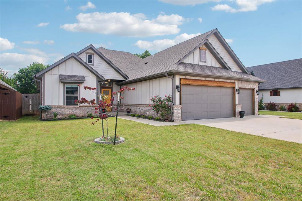 600 E Barajas TER, Mustang, OK 73064