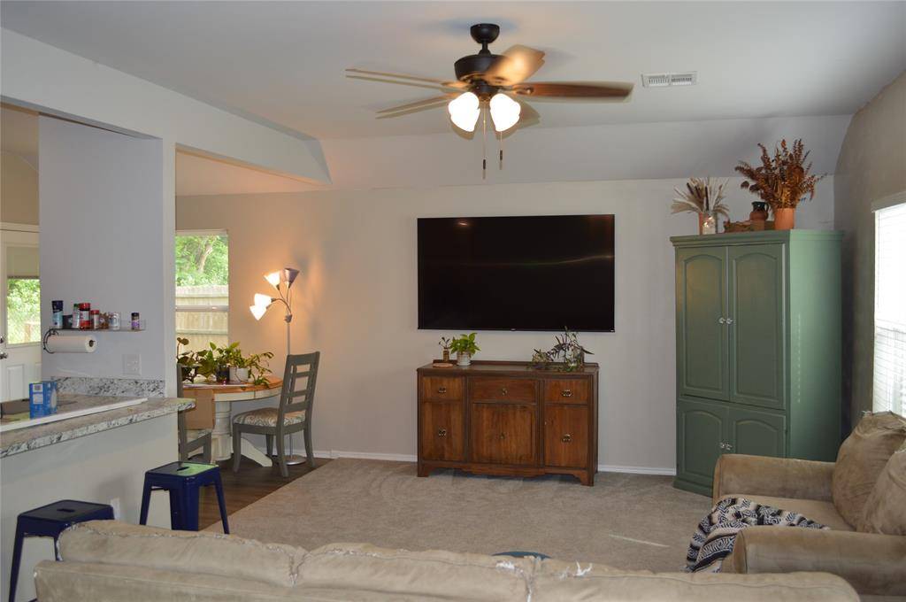 822 Highgarden CIR, Noble, OK 73068