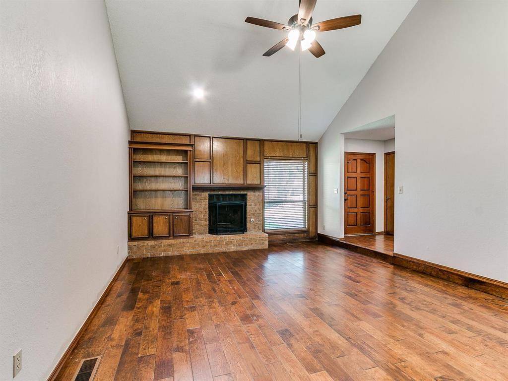 4721 Persimmon CT, Norman, OK 73072