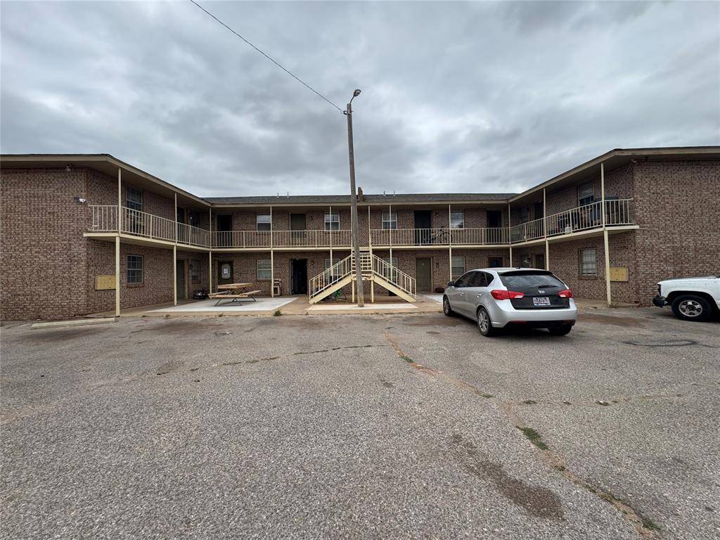 1600 Grandview ST, Weatherford, OK 73096