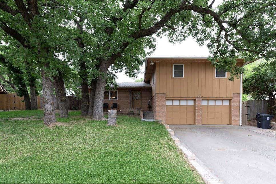 2804 N McMillan AVE, Bethany, OK 73008