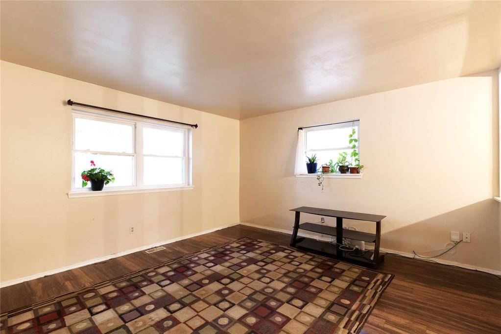 2804 N McMillan AVE, Bethany, OK 73008