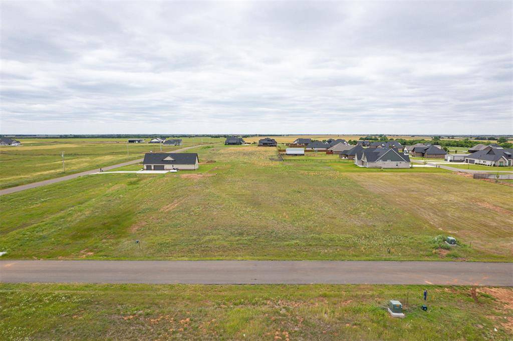 11381 Landing Strip LN, Guthrie, OK 73044
