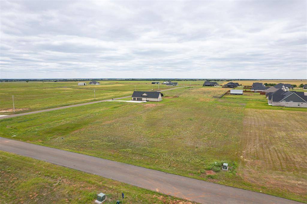 11381 Landing Strip LN, Guthrie, OK 73044