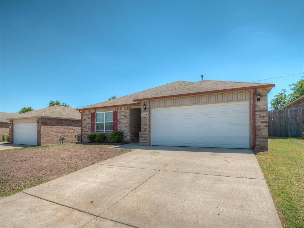 1708 Lanesboro DR, The Village, OK 73120