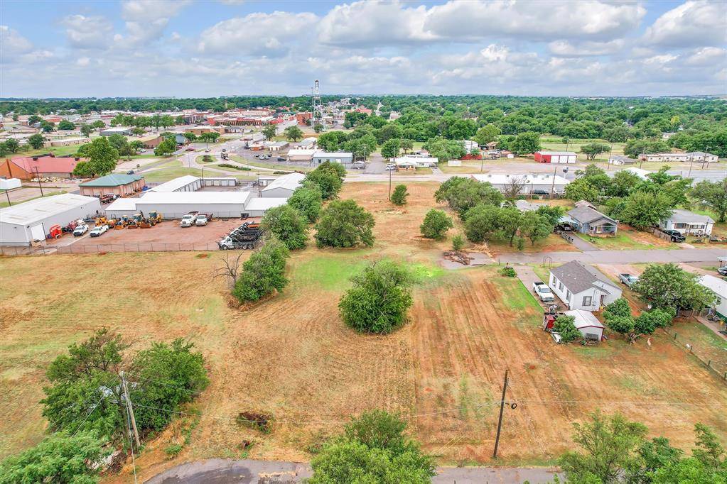 300 N Van Buren AVE, Elk City, OK 73644