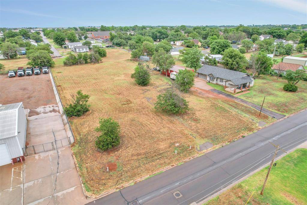 529 E 3rd ST, Elk City, OK 73644