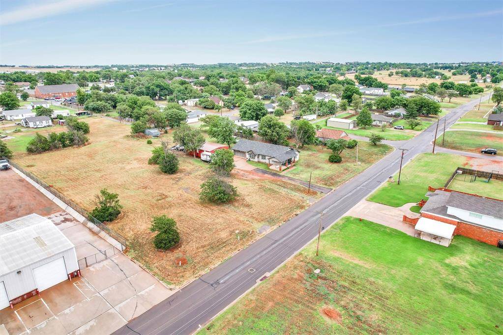 529 E 3rd ST, Elk City, OK 73644