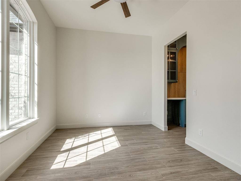 948 Dorsi CIR, Newcastle, OK 73065