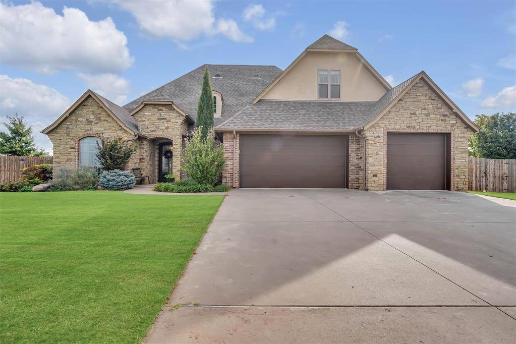 1112 Dogwood DR, Elk City, OK 73644
