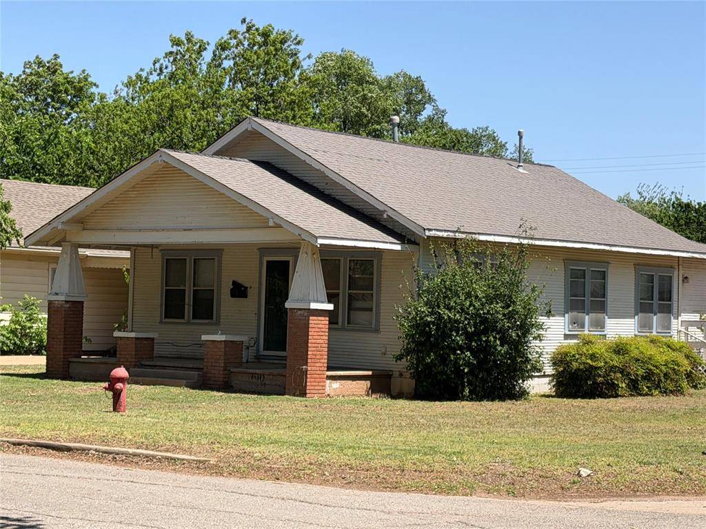 302 N Hill ST, Hobart, OK 73651