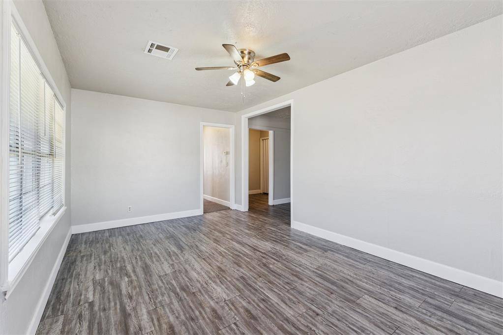 911 Sandra DR, Midwest City, OK 73110