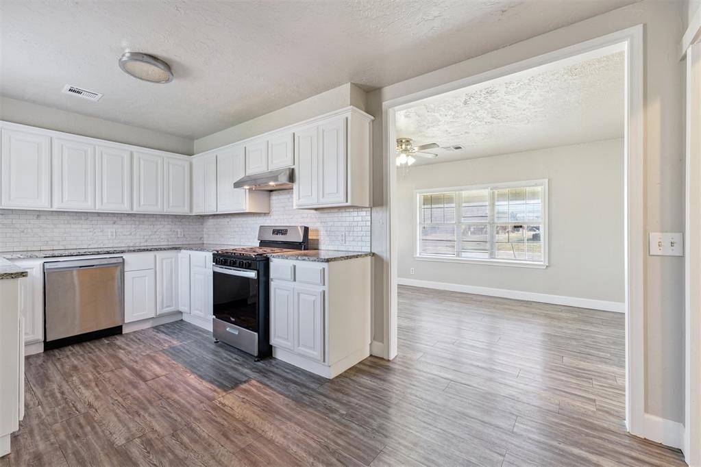 911 Sandra DR, Midwest City, OK 73110