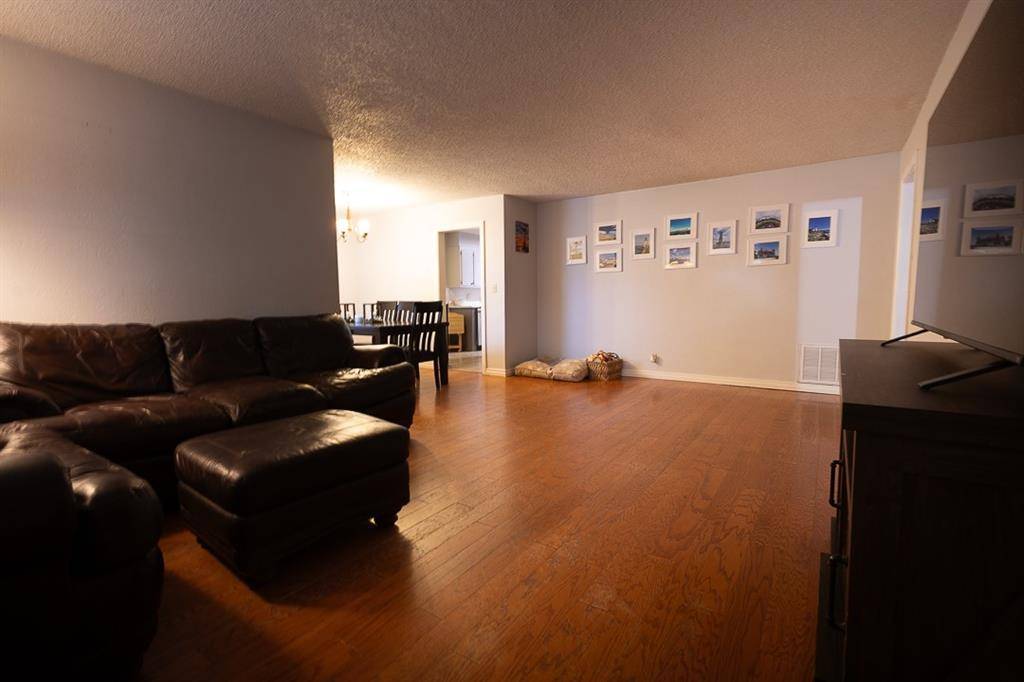 4812 N College AVE, Bethany, OK 73008