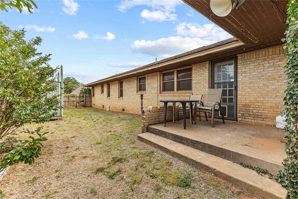 1106 N Caddo ST, Weatherford, OK 73096