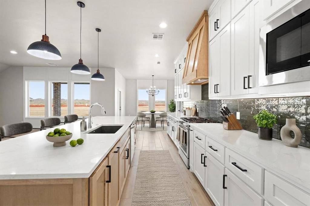 8404 NW 153rd ST, Edmond, OK 73013
