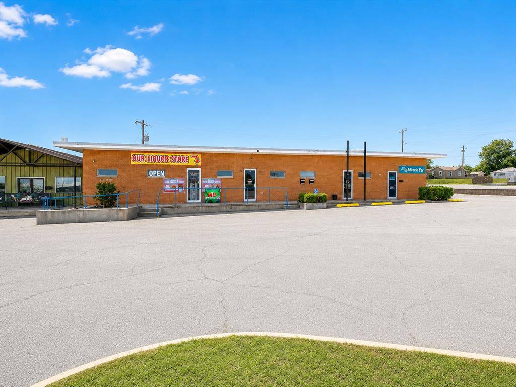 1906 W Gary BLVD, Clinton, OK 73601
