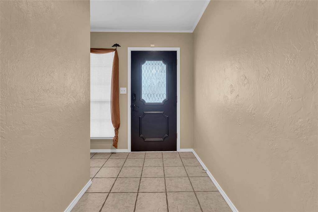 2400 Woodleaf CT, Ardmore, OK 73401