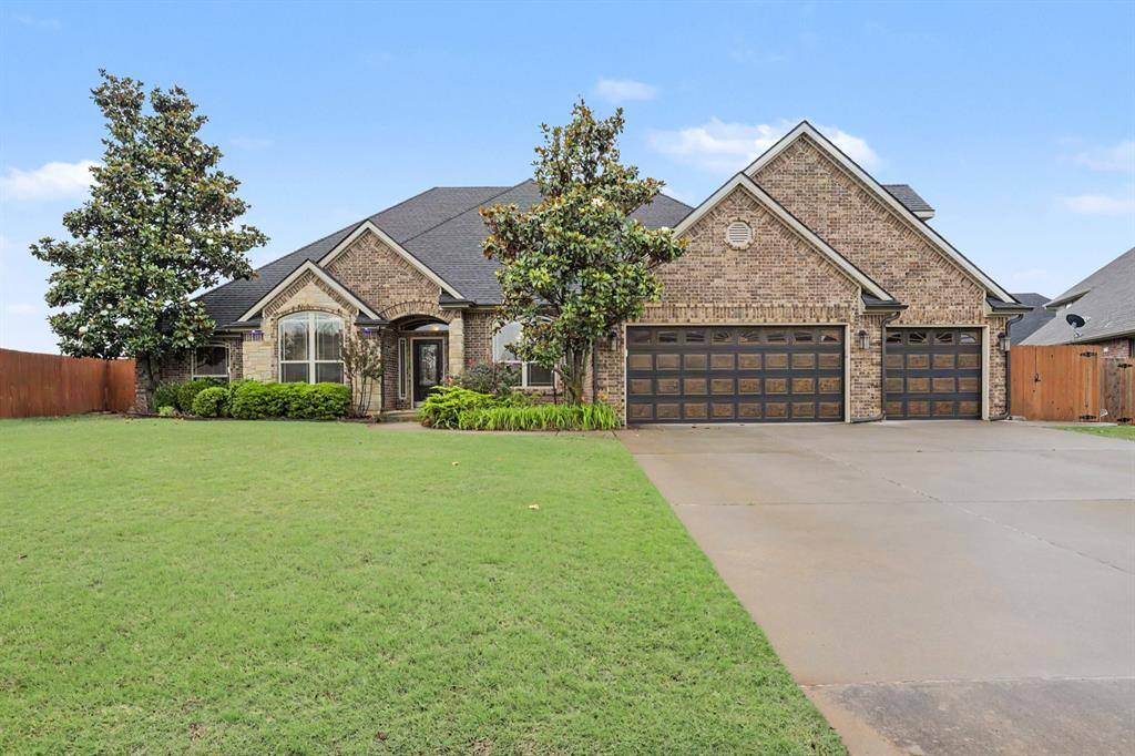 400 S Chardon DR, Mustang, OK 73064