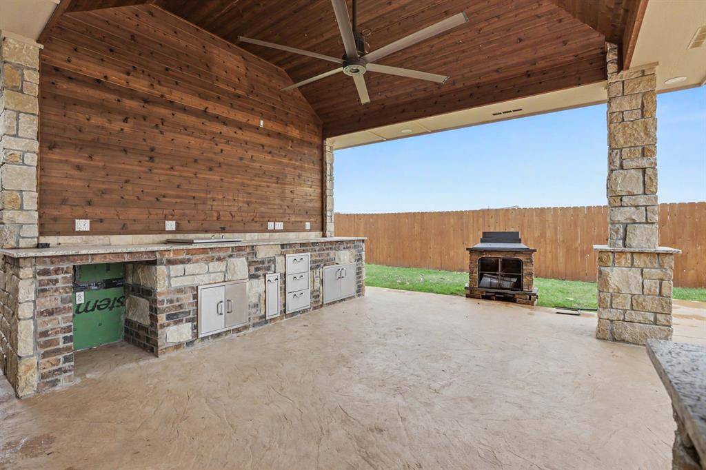 400 S Chardon DR, Mustang, OK 73064