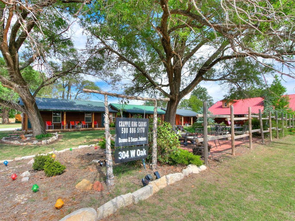310 W Oak ST, Canton, OK 73724