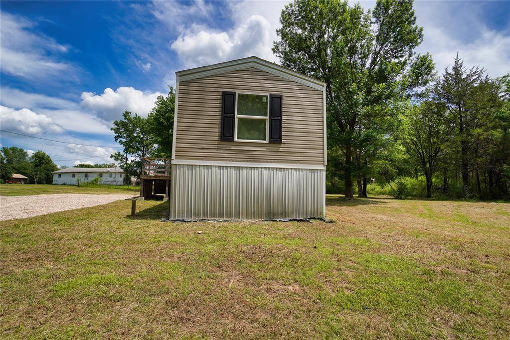 801 E Oak ST, Maud, OK 74854