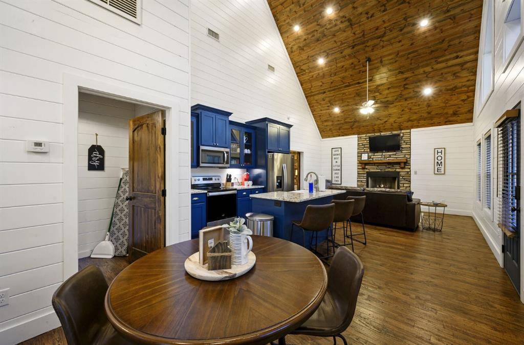 150 W Eagle Mountain TRL, Hochatown, OK 74728