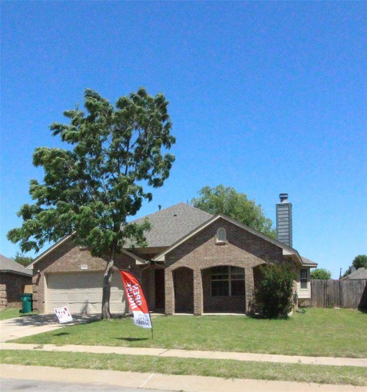 2404 Rookhaven LN, Yukon, OK 73099