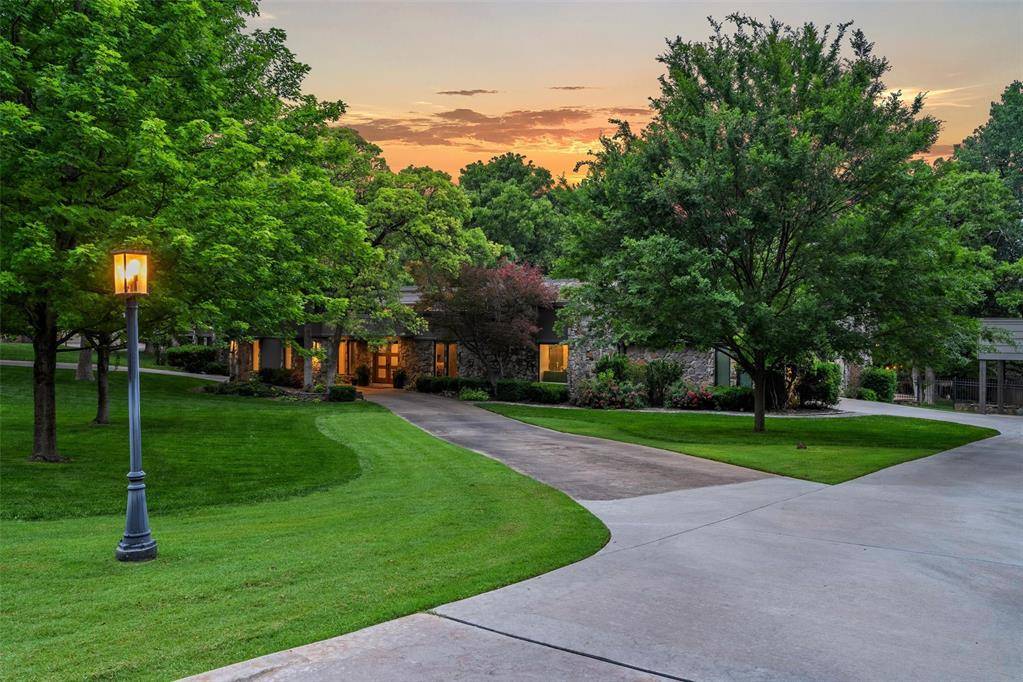 3409 Carriage WAY, Edmond, OK 73013