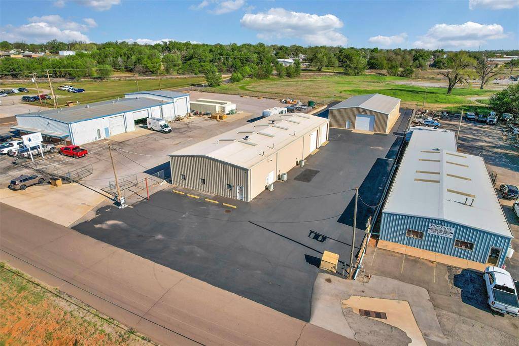 301 W 12th ST, Elk City, OK 73644