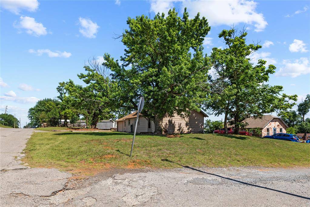 212 E 3rd ST, Hydro, OK 73048
