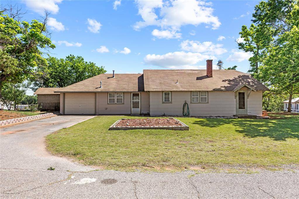 212 E 3rd ST, Hydro, OK 73048