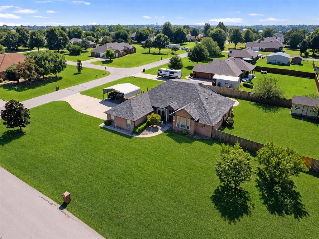 1200 Chipper LN, Edmond, OK 73025