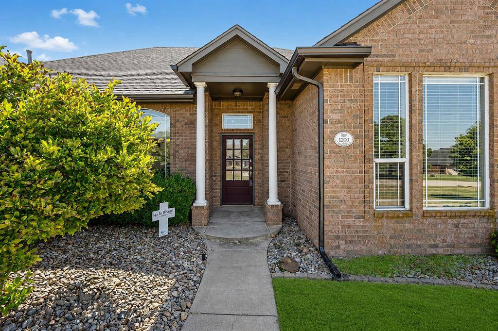 1200 Chipper LN, Edmond, OK 73025