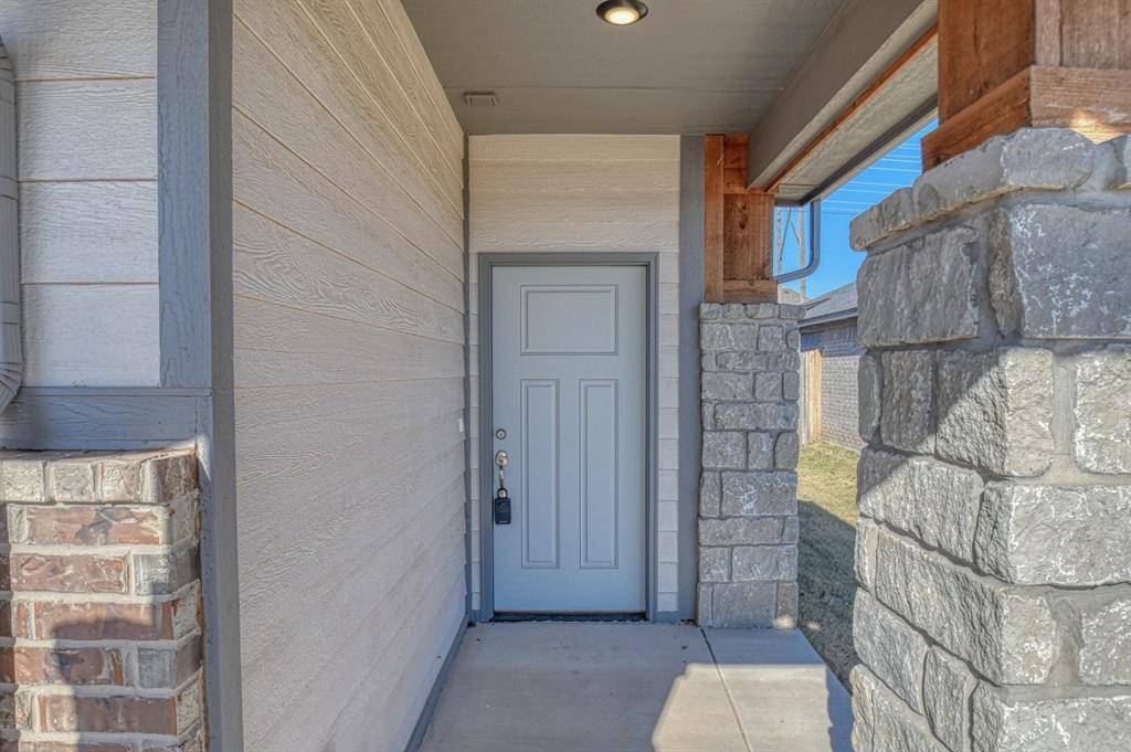 12817 NW 4th ST, Yukon, OK 73099