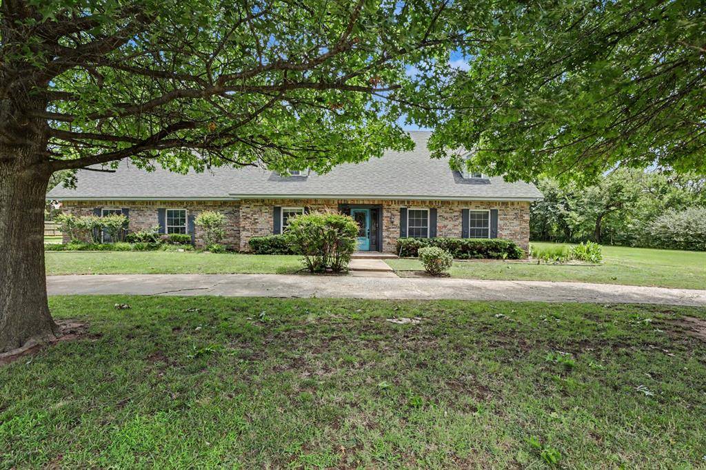 2724 Persimmon Creek DR, Edmond, OK 73013