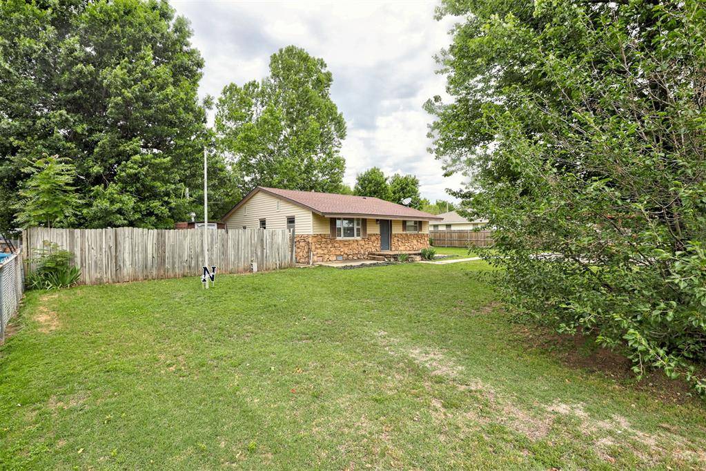 1013 N Carr DR, Newcastle, OK 73065