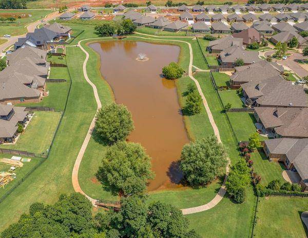 14816 Avignon LN, Yukon, OK 73099