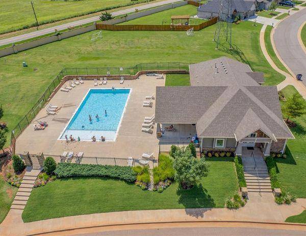 14816 Avignon LN, Yukon, OK 73099