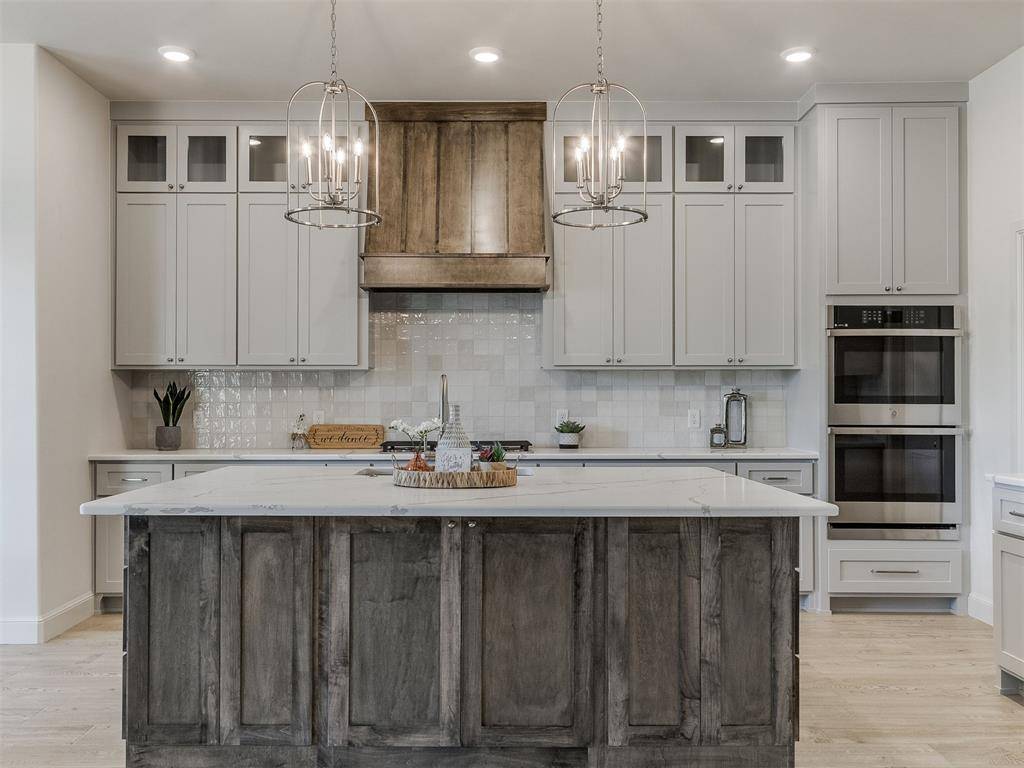 508 S Freedom DR, Mustang, OK 73064