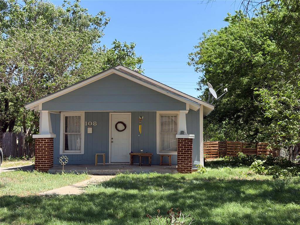 108 N Hitchcock ST, Hobart, OK 73651