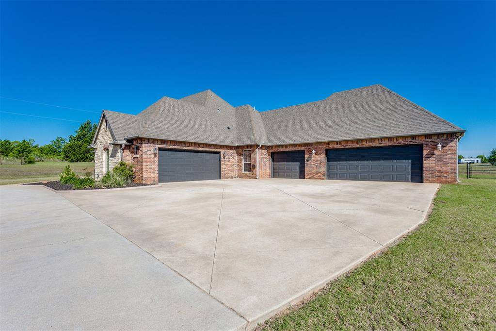 33410 Pecan Grove RD, Shawnee, OK 74804