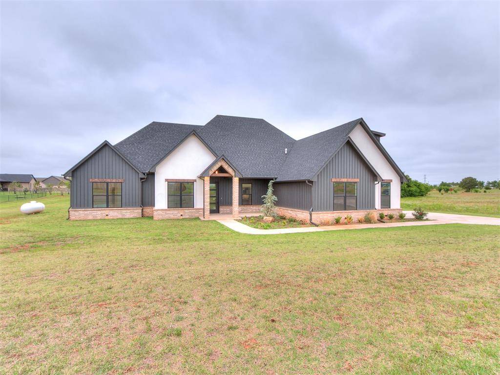 2441 Hawks Haven DR, Guthrie, OK 73044