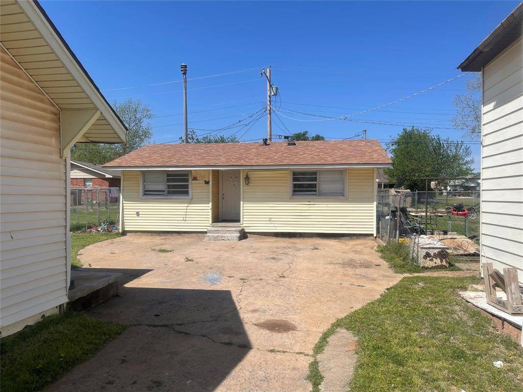 616 S 6th ST, Clinton, OK 73601