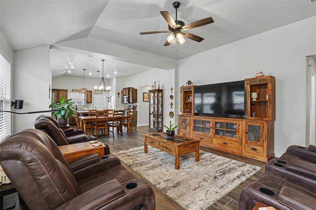 620 Caladium ST, Yukon, OK 73099
