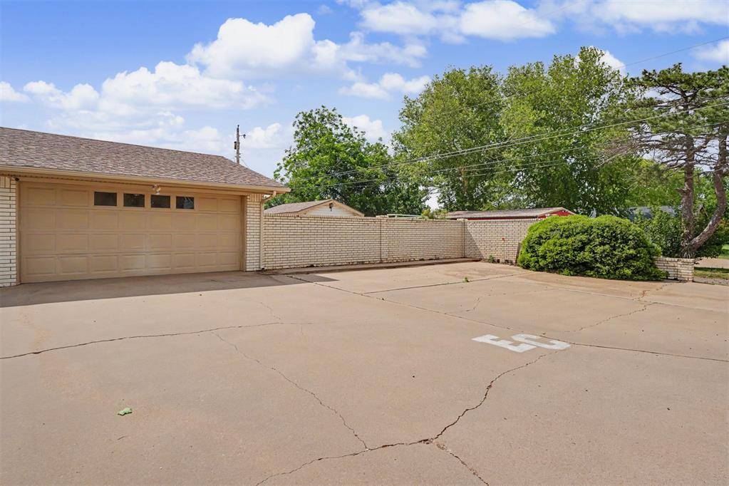 611 N Lincoln AVE, Elk City, OK 73644