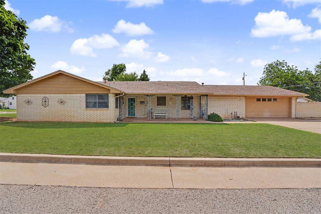611 N Lincoln AVE, Elk City, OK 73644