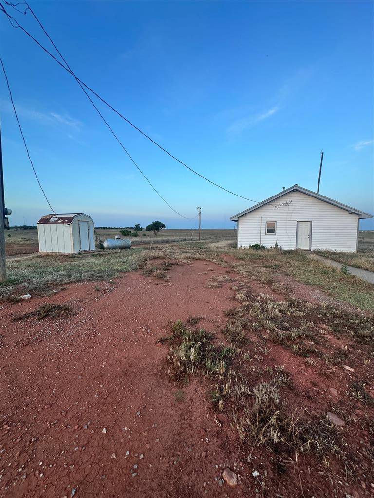 11373 N 1870 RD, Sayre, OK 73662